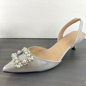 Adrienne Vittadini Suze Kitten Heels Slingback Size 7.5M Silver Pointed Toe‎ NEW
